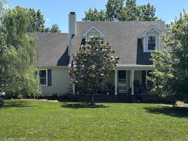 3130 Valley Bend Rd, Murfreesboro, TN 37129 - cape cod house featuring a front lawn, a porch, and a shingled roof