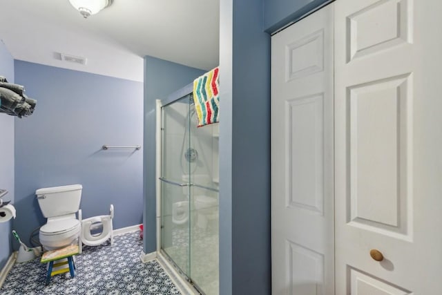 3130 Valley Bend Rd, Murfreesboro, TN 37129 - full bath featuring toilet, a stall shower, and baseboards