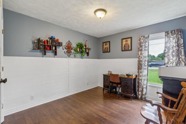 3130 Valley Bend Rd, Murfreesboro, TN 37129 - office area featuring wood finished floors, a textured ceiling, and a wainscoted wall