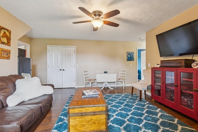 3130 Valley Bend Rd, Murfreesboro, TN 37129 - living area with a ceiling fan, wood finished floors, and baseboards