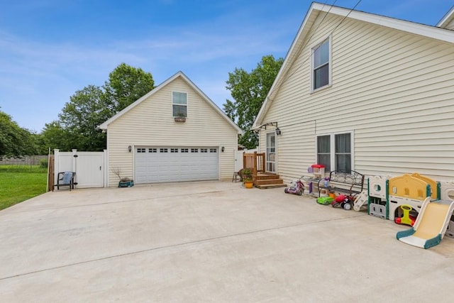 3130 Valley Bend Rd, Murfreesboro, TN 37129 - view of side of home with a gate