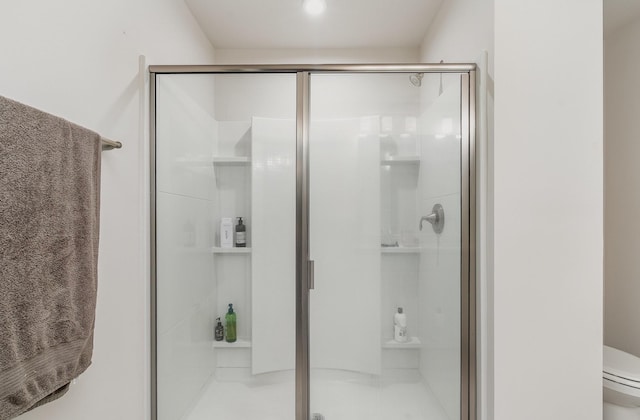 2023 Sperling Dr, Gallatin, TN 37066 - full bathroom featuring a shower stall and toilet