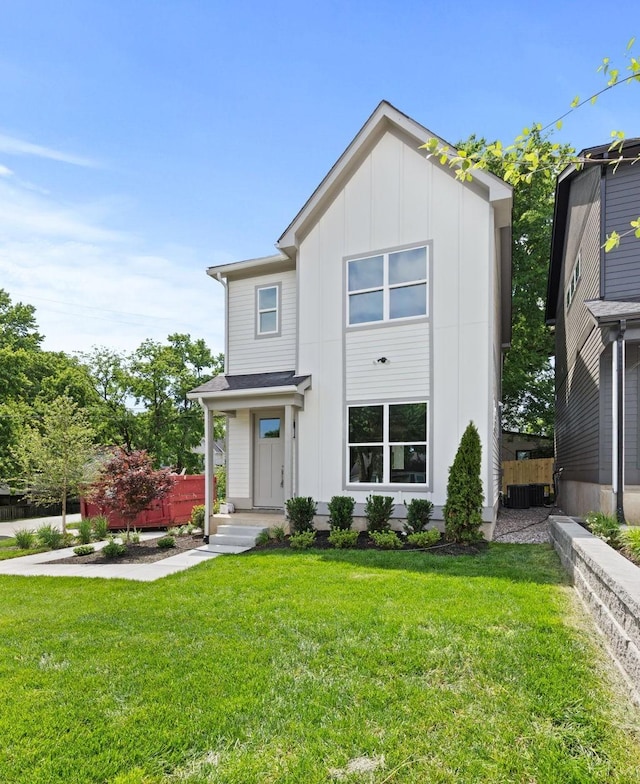 5509 Urbandale Ave, Nashville, TN 37209 - view of front of home featuring board and batten siding and a front lawn