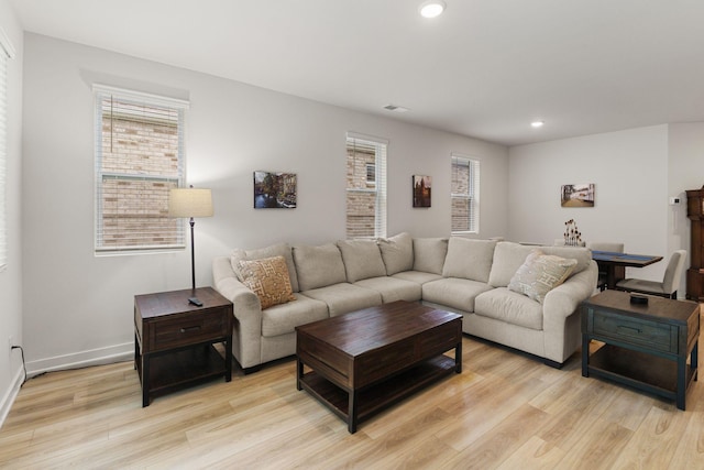 503 Gingerwood Ln, Hendersonville, TN 37075 - living area featuring light wood finished floors, plenty of natural light, recessed lighting, and baseboards