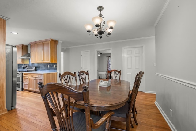 346 Lynnford Dr, Murfreesboro, TN 37128 - dining area with a chandelier, light wood-style flooring, crown molding, baseboards, and recessed lighting