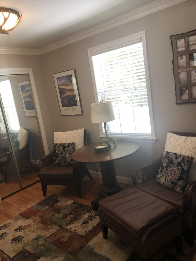 470 Askin Ln, Baxter, TN 38544 - sitting room featuring wood finished floors, plenty of natural light, and ornamental molding