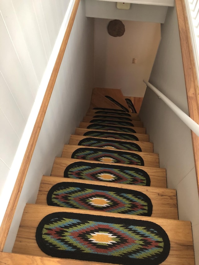 470 Askin Ln, Baxter, TN 38544 - view of staircase