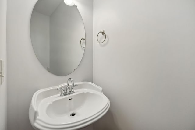 3511 Blaze Dr, Murfreesboro, TN 37128 - bathroom featuring a sink