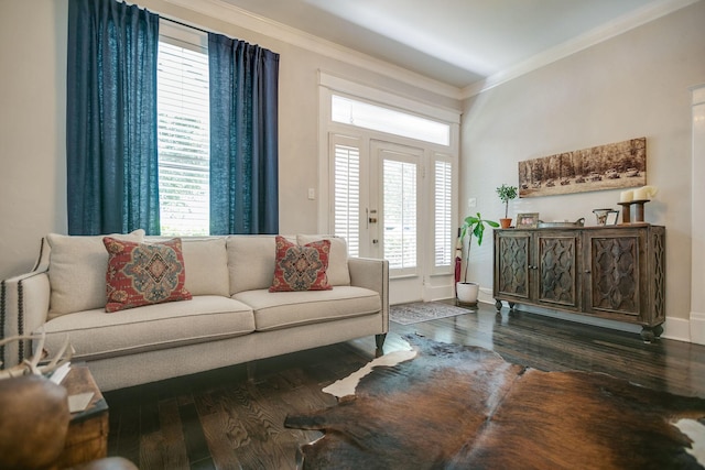 712 W Main St, Franklin, TN 37064 - living area featuring ornamental molding, wood finished floors, plenty of natural light, and baseboards