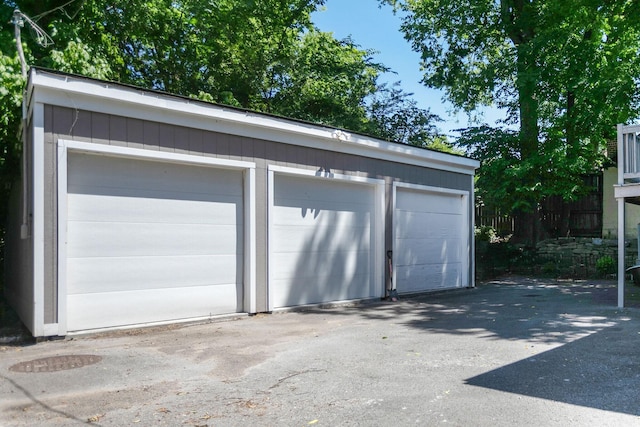712 W Main St, Franklin, TN 37064 - view of garage