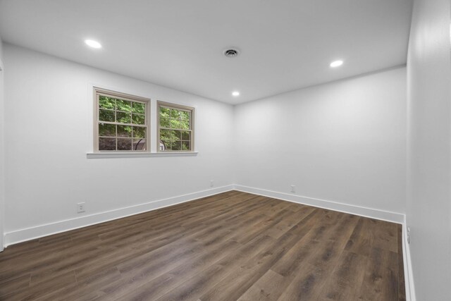 176 Kirby Dr, Clarksville, TN 37042 - spare room featuring dark wood-style floors, recessed lighting, and baseboards