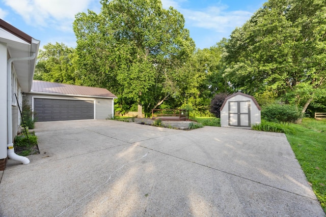 176 Kirby Dr, Clarksville, TN 37042 - detached garage featuring a shed