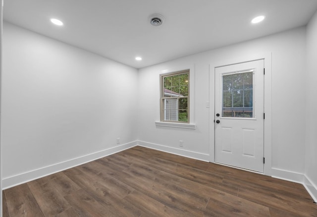 176 Kirby Dr, Clarksville, TN 37042 - foyer entrance featuring dark wood-style floors, baseboards, and recessed lighting
