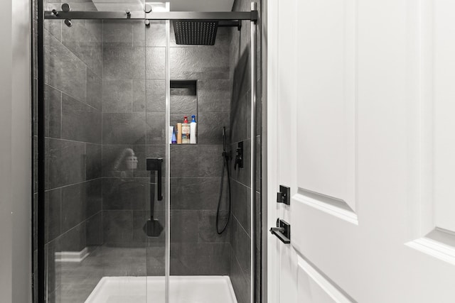 14 Lewter Rd, Taft, TN 38488 - full bathroom with a shower stall