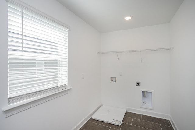 124 W Cassa Way, Mount Juliet, TN 37122 - laundry area featuring hookup for a washing machine, healthy amount of natural light, hookup for an electric dryer, baseboards, and recessed lighting