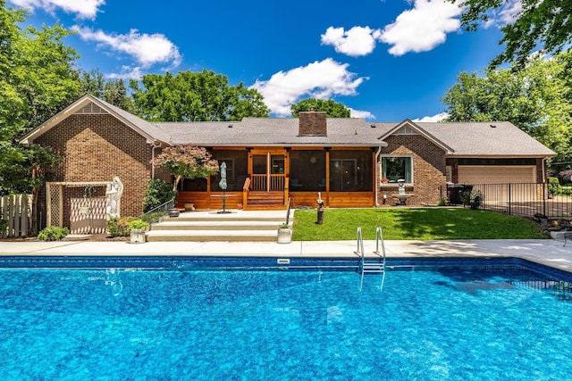 116 Jackson Ln, Hendersonville, TN 37075 - outdoor pool featuring a sunroom