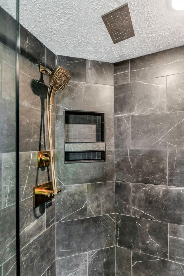 1800 Old Highway 52, Lafayette, TN 37083 - bathroom view of a tile shower