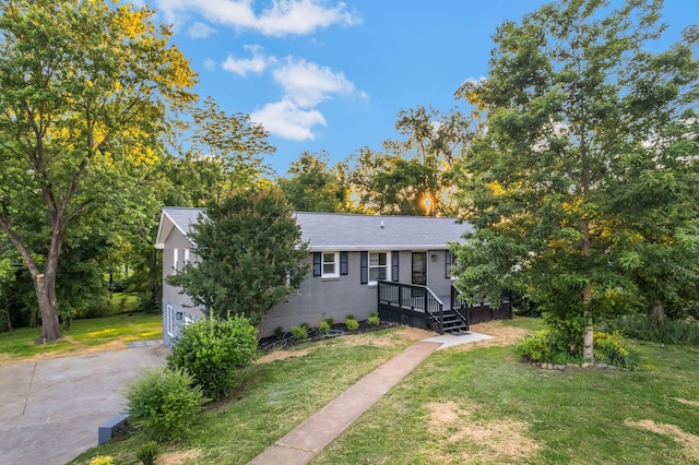104 Dolphus Dr, Hendersonville, TN 37075 - view of front of house with a front yard