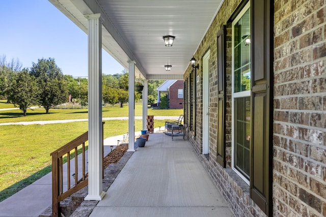 1710 Collins Hollow Rd, Lewisburg, TN 37091 - porch featuring a yard