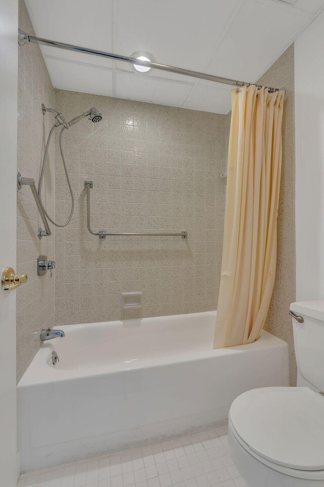 6666 Brookmont Ter Unit 307, Nashville, TN 37205 - full bath with shower / bath combination with curtain, toilet, and tile patterned flooring