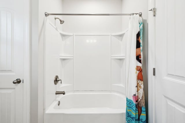 633 Fall Creek Cir, Goodlettsville, TN 37072 - bathroom featuring shower / tub combo
