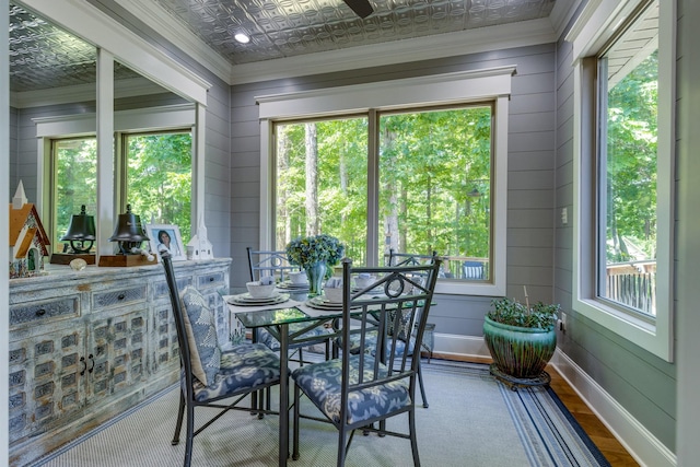 105 Andrews Dr, Loretto, TN 38469 - view of sunroom / solarium