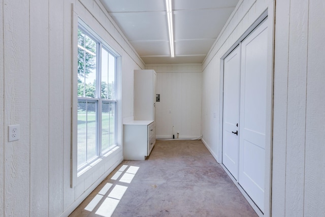 110 4th Ave S, Loretto, TN 38469 - corridor featuring unfinished concrete floors