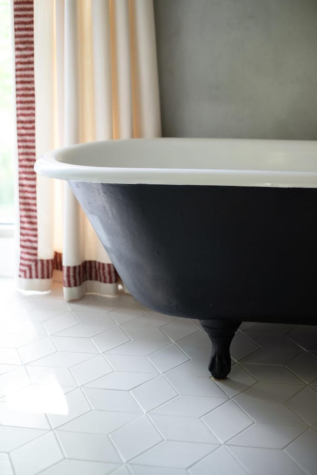 2300 Chickering Ln, Nashville, TN 37215 - bathroom view of a freestanding bath