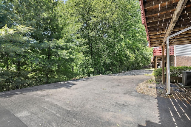 684 Dutchmans Dr, Hermitage, TN 37076 - view of parking / parking lot