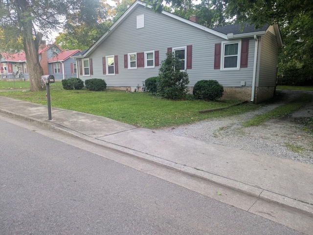 305 E Park Ave Unit 305And 307, Gallatin, TN 37066 - ranch-style house featuring a front lawn and a chimney
