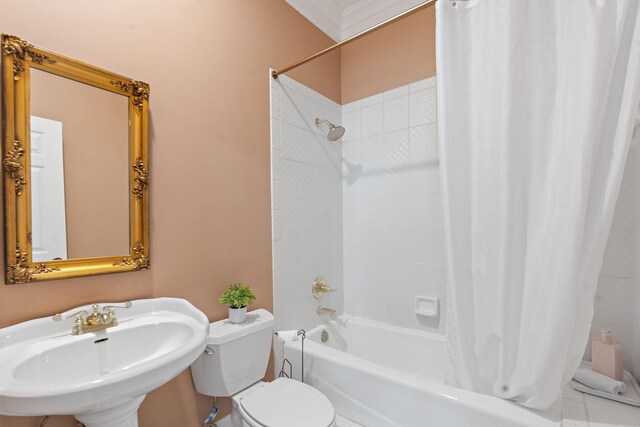 30 Park Mdws, Nashville, TN 37215 - bathroom with a sink and shower / tub combo with curtain