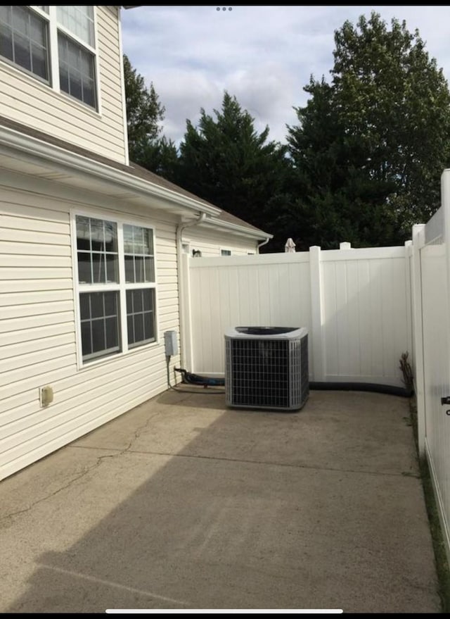 3715 Red Willow Ct, Murfreesboro, TN 37128 - view of patio / terrace with cooling unit