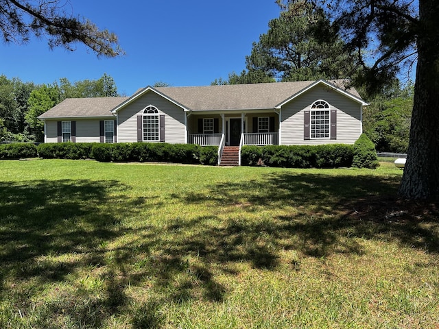 168 Commodore Cir, Summertown, TN 38483 - single story home featuring covered porch and a front yard