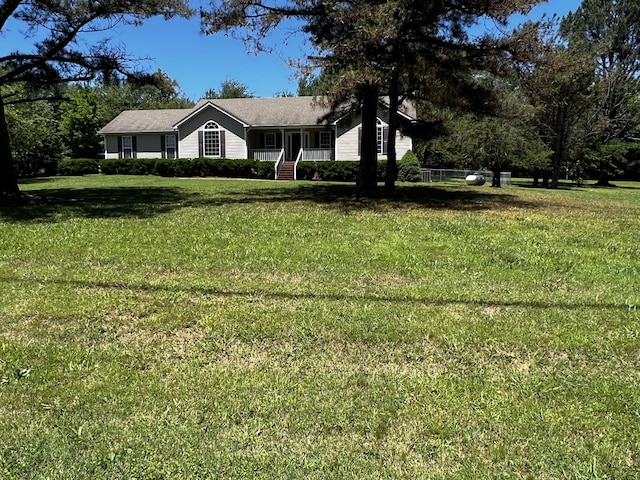 168 Commodore Cir, Summertown, TN 38483 - single story home featuring a front yard and a porch