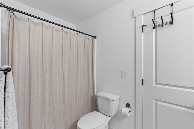 500 Beck Ave, Chattanooga, TN 37405 - full bath featuring toilet and baseboards