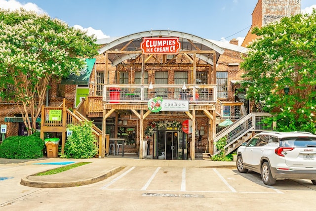 500 Beck Ave, Chattanooga, TN 37405 - view of building exterior with uncovered parking