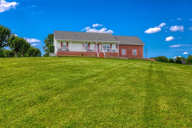 3970 Pleasant Grove Rd, White House, TN 37188 - ranch-style house featuring covered porch and a front yard