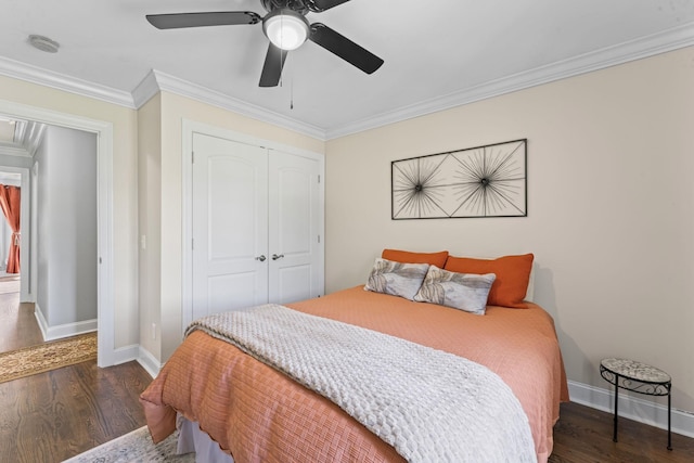 1408 Baker Ln, Lawrenceburg, TN 38464 - bedroom with a closet, wood finished floors, baseboards, ornamental molding, and a ceiling fan