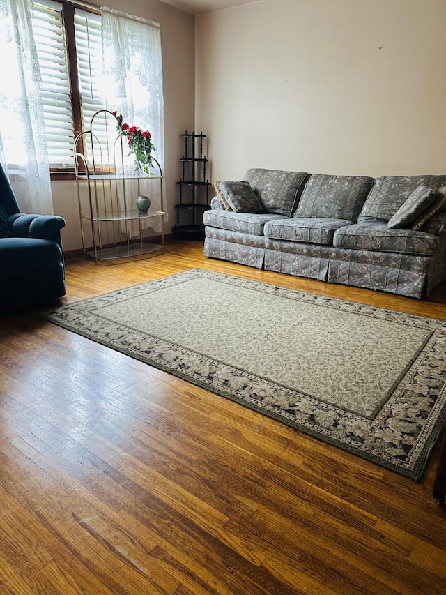 915 Wedgewood Ave, Nashville, TN 37203 - living room with wood finished floors