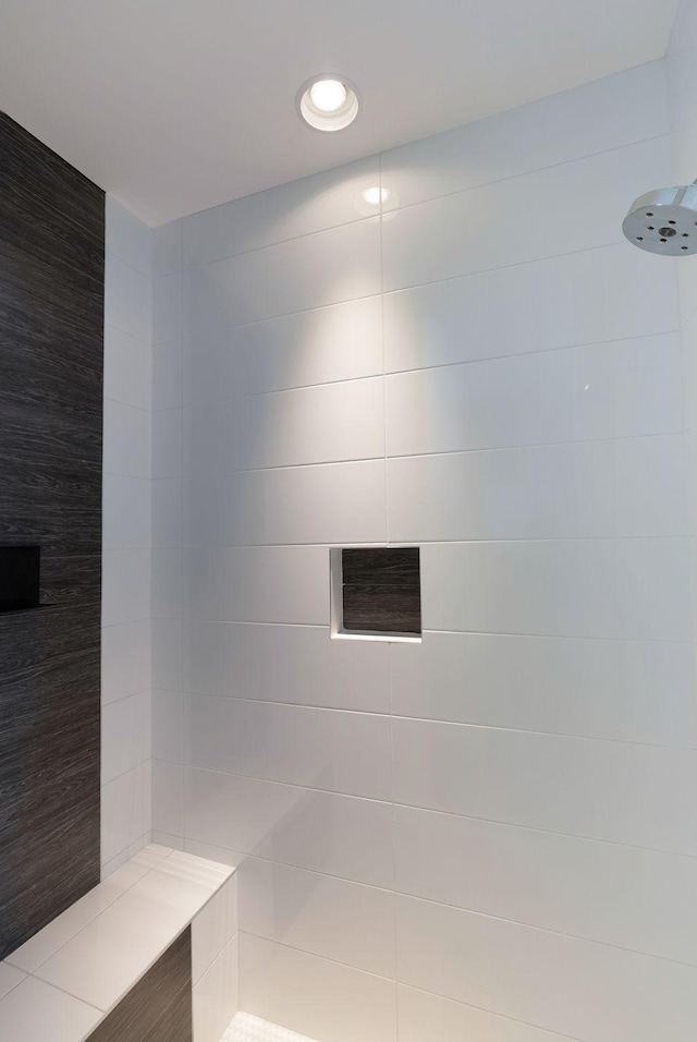 2910 Felicia St Unit 19, Nashville, TN 37209 - full bathroom featuring a tile shower