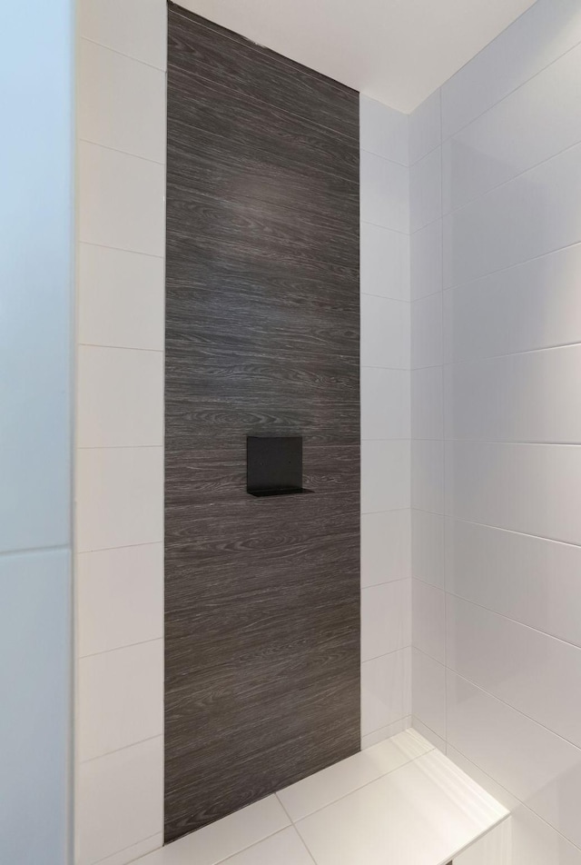 2910 Felicia St Unit 19, Nashville, TN 37209 - bathroom with tiled shower