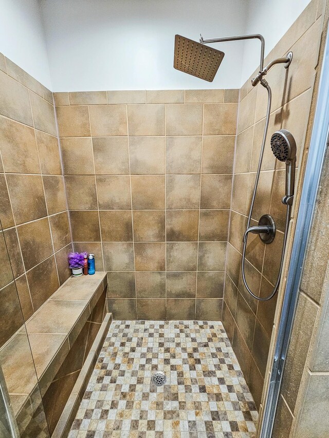 300 Woodson Dr, Tullahoma, TN 37388 - bathroom with tiled shower