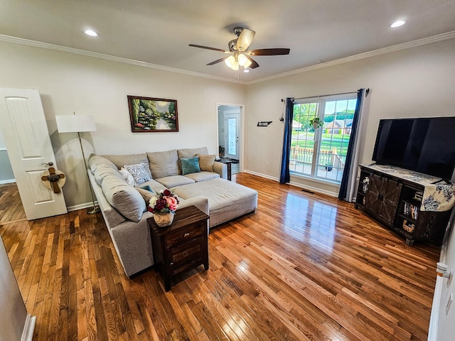 300 Woodson Dr, Tullahoma, TN 37388 - living room featuring wood-type flooring, ceiling fan, crown molding, recessed lighting, and baseboards