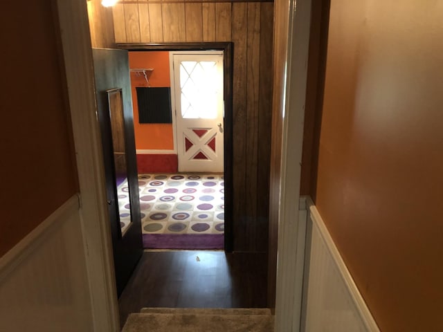 2026 Saundersville Ferry Rd, Mount Juliet, TN 37122 - corridor with wainscoting