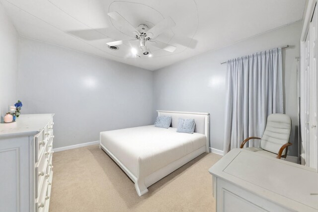 530 David Ave, Lewisburg, TN 37091 - bedroom with light carpet, baseboards, and ceiling fan