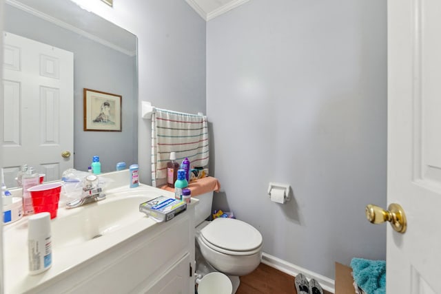 530 David Ave, Lewisburg, TN 37091 - half bath featuring crown molding, toilet, vanity, wood finished floors, and baseboards