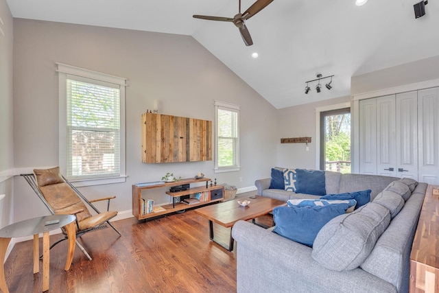 6416 Edsel Dr, Nashville, TN 37209 - living area featuring vaulted ceiling, a ceiling fan, wood finished floors, recessed lighting, and baseboards