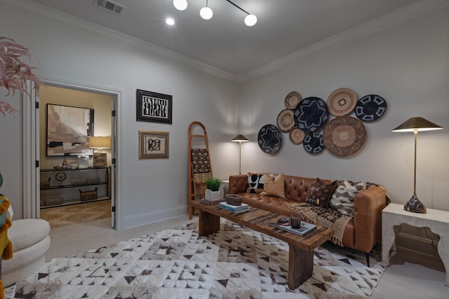 4516 Shys Hill Rd, Nashville, TN 37215 - living area featuring crown molding, carpet, and baseboards