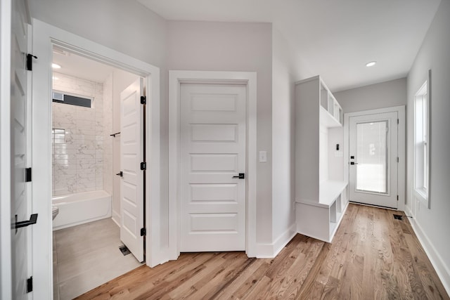 2120 Burns St, Nashville, TN 37216 - entryway featuring light wood-type flooring, baseboards, and recessed lighting