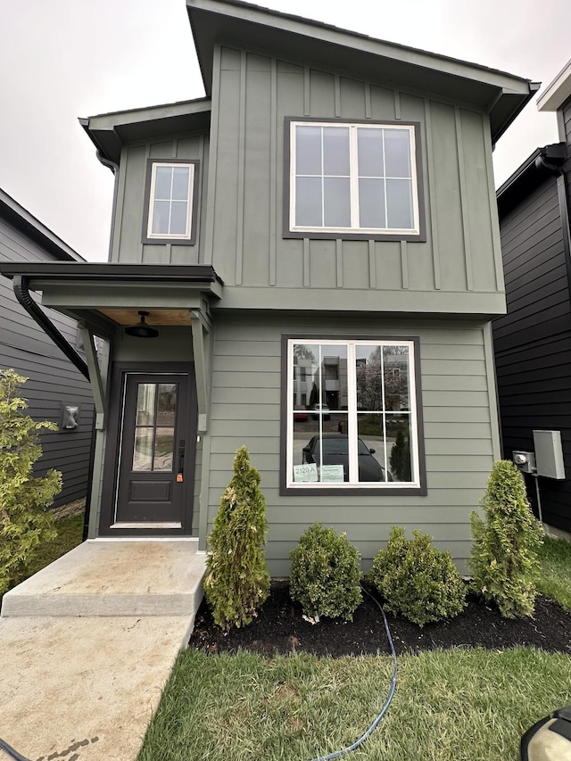 2120 Burns St, Nashville, TN 37216 - view of front of home featuring board and batten siding